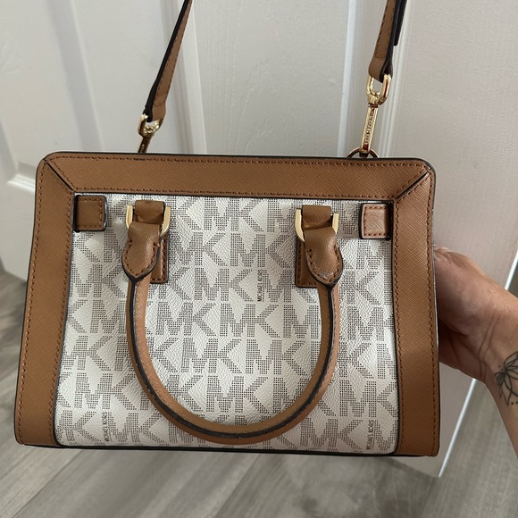 Authentic Michael Kors Purse Bag Satchel - Picture 11 of 12